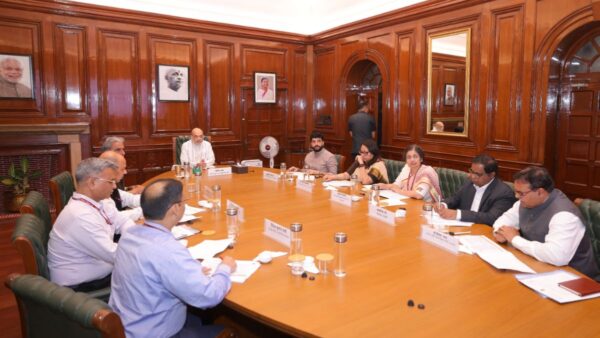 mutual cooperation will definitely strengthen cooperatives and farmer-centric schemes will be implemented all over India.